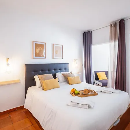 #065 Zulmira Flat By Holidays * Albufeira