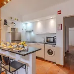 #065 Zulmira Flat By Holidays אלבופיירה