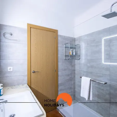 #065 Zulmira Flat By Holidays Apartment *