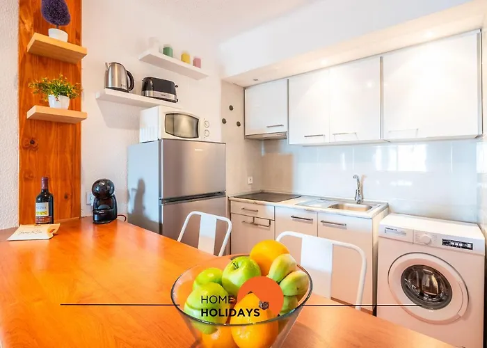 #065 Zulmira Flat By Holidays *